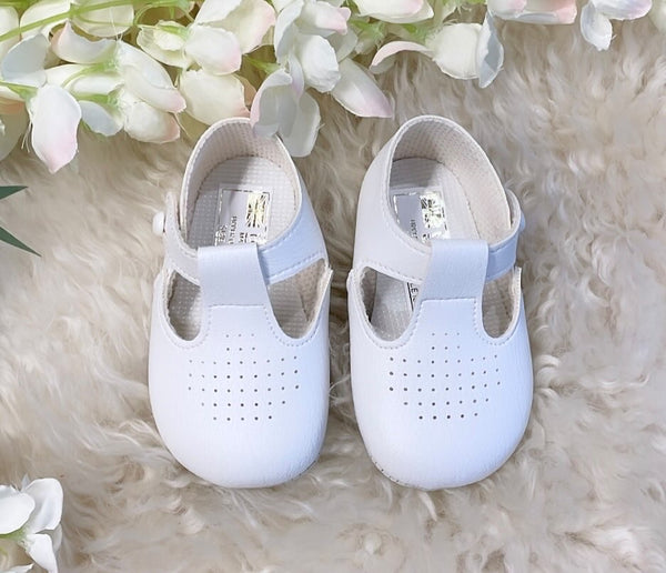 White bay pod soft sole shoe