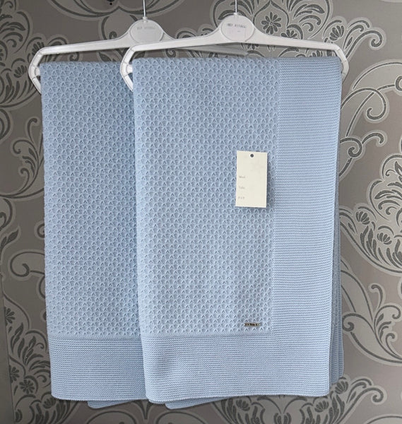 Thick knitted blue blanket