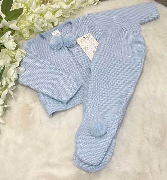 Blue thick knit pom pom set