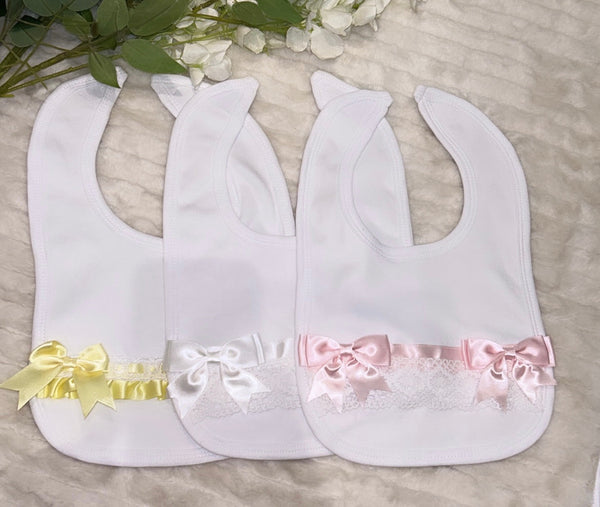 Lace and bow bib