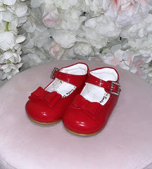 Red bow shoes