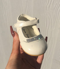 Cream princess shoes